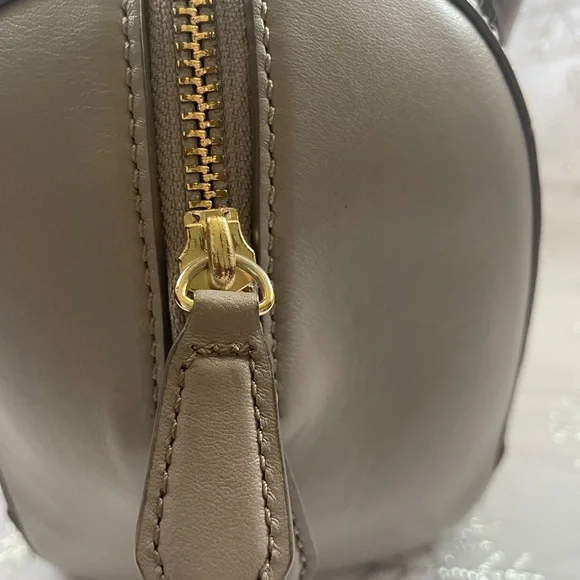 Authentic Tory Burch Satchel - Picture 5 of 14